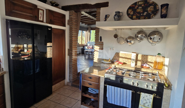 Resale - Villa - Alcaucín - Inland