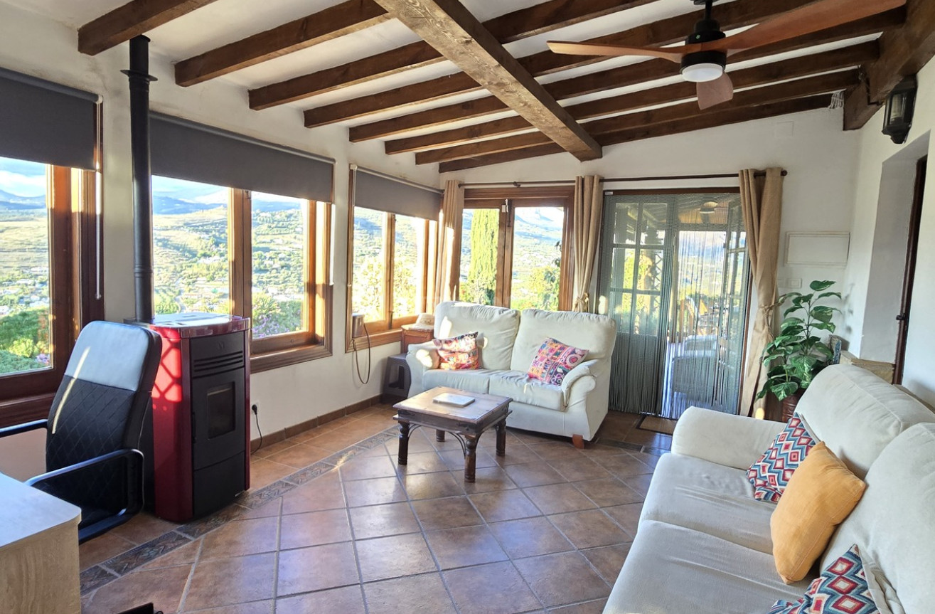 Resale - Villa - Alcaucín - Inland