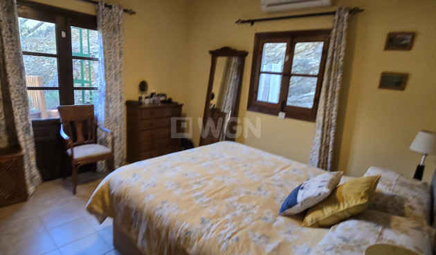 Resale - Villa - Alcaucín - Inland