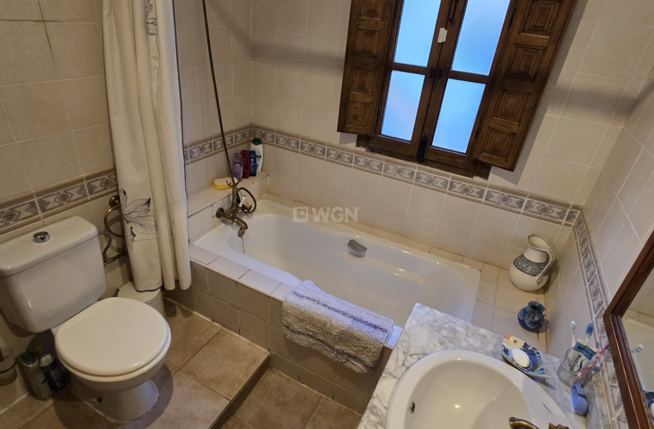 Resale - Villa - Alcaucín - Inland