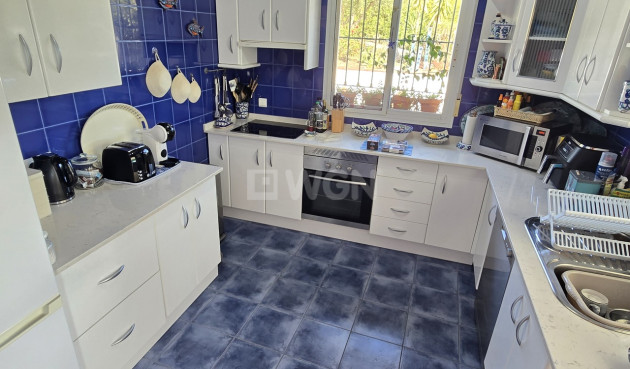 Resale - Villa - La Vinuela - Inland