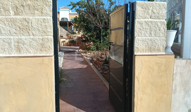 Reventa - Apartamento / piso - Los Montesinos - Costa Blanca