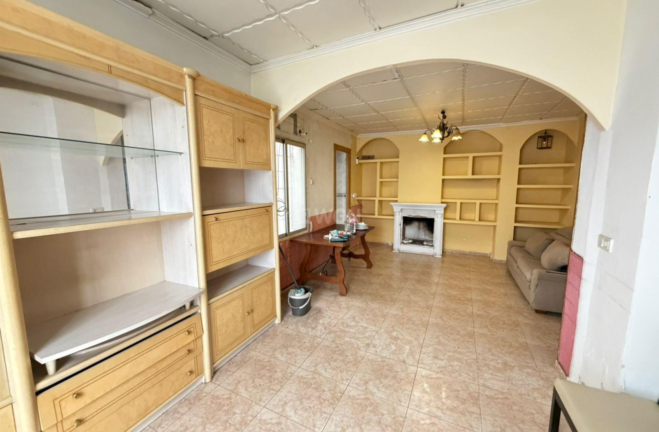 Odsprzedaż - Kamienica - Torrevieja