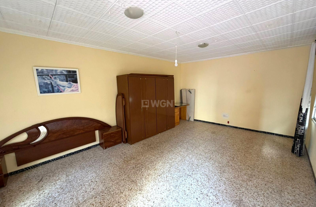 Odsprzedaż - Kamienica - Torrevieja