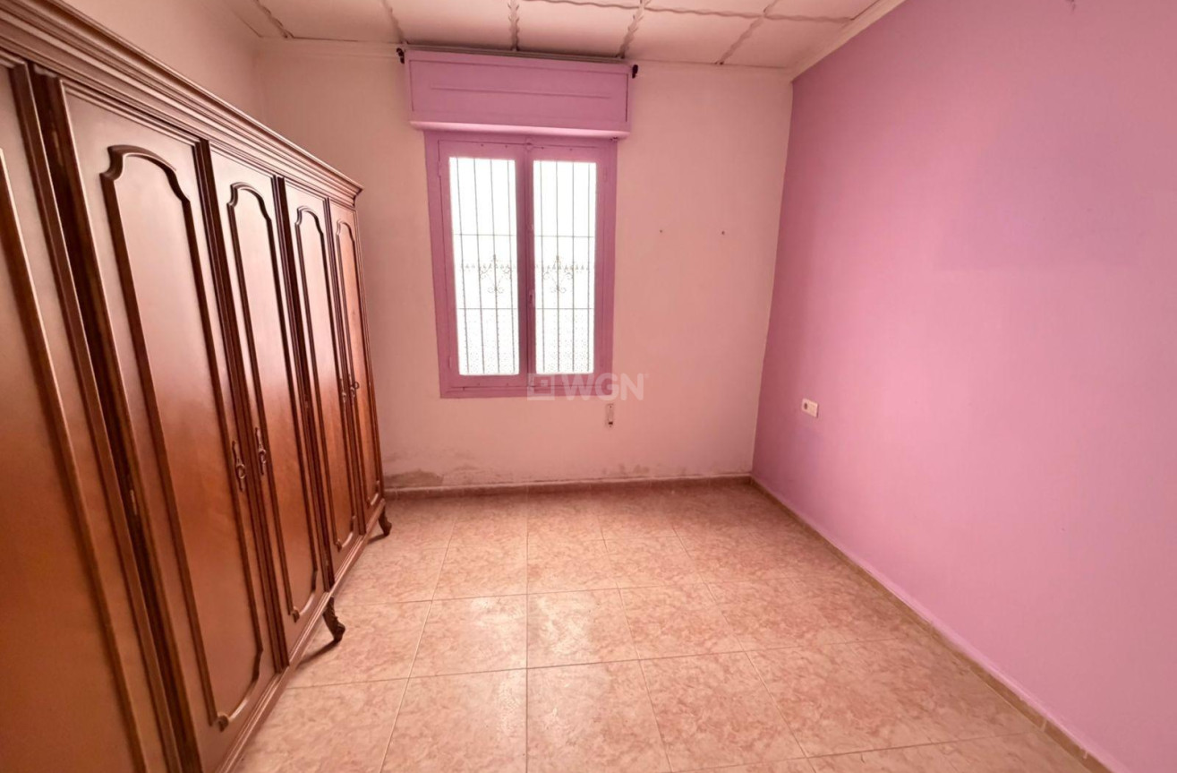 Odsprzedaż - Kamienica - Torrevieja