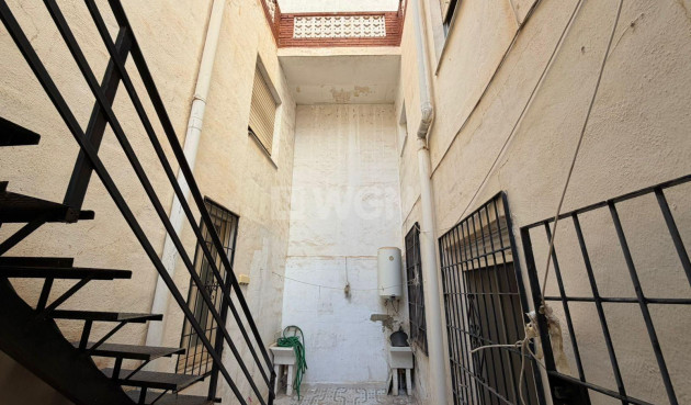 Odsprzedaż - Kamienica - Torrevieja