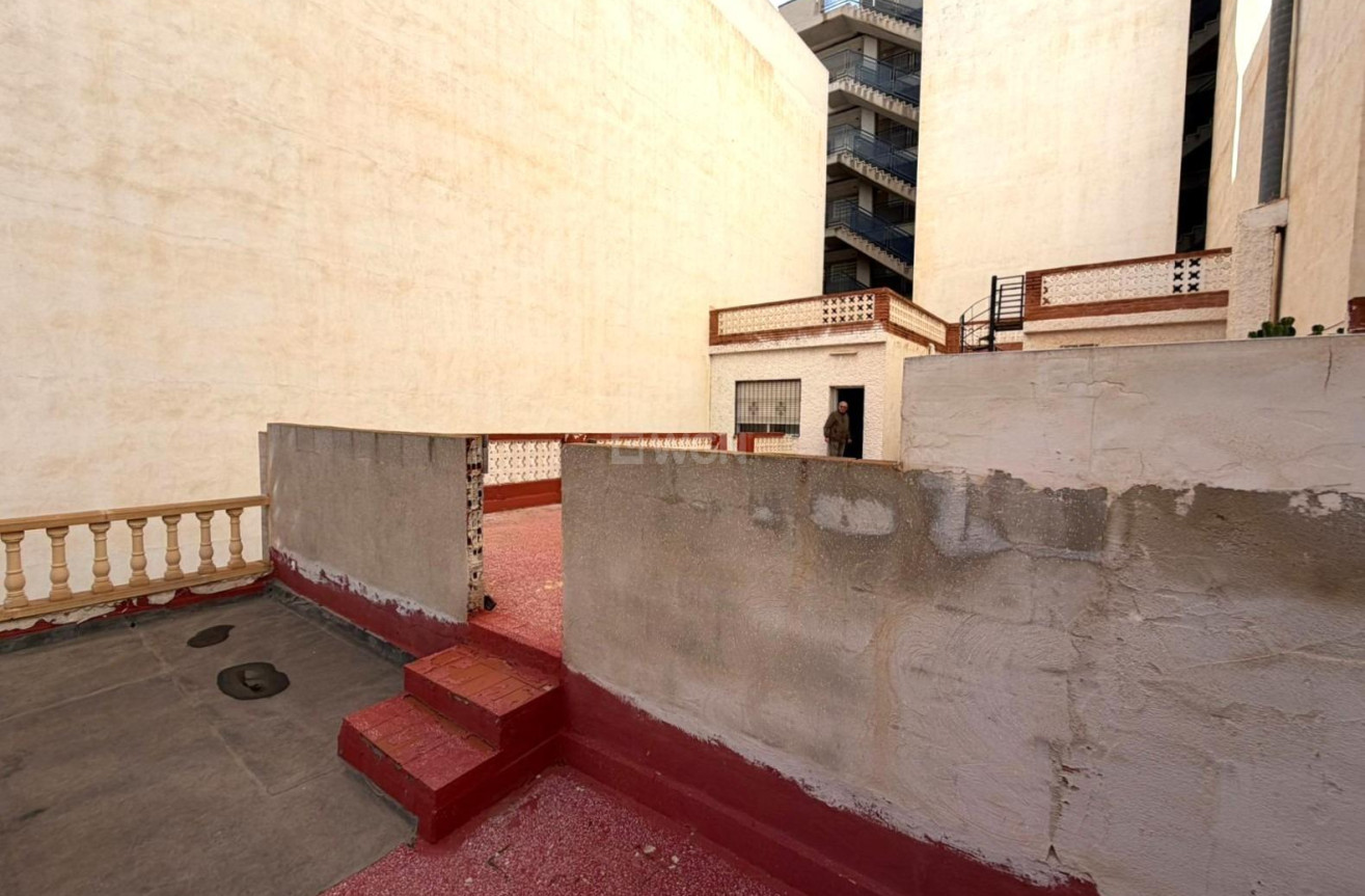 Odsprzedaż - Kamienica - Torrevieja