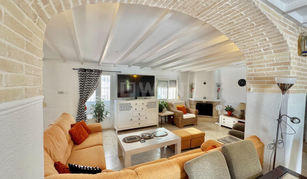 Resale - Villa - Dolores - Comunidad Valenciana