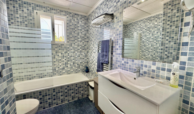 Resale - Villa - Dolores - Comunidad Valenciana