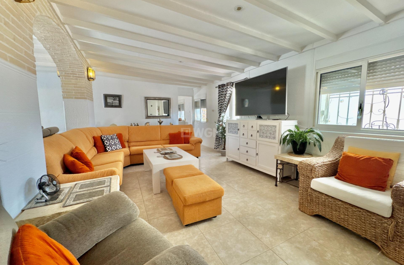 Resale - Villa - Dolores - Comunidad Valenciana