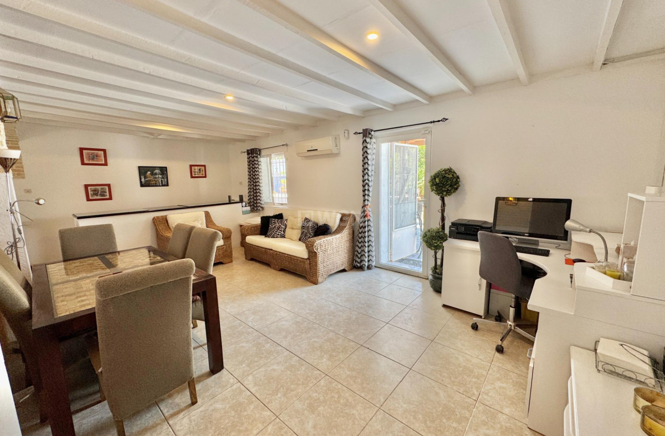 Resale - Villa - Dolores - Comunidad Valenciana