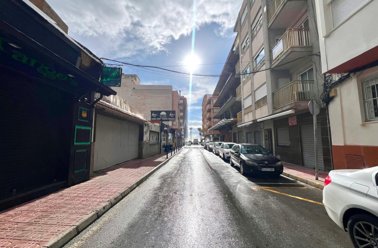 Reventa - Apartamento / piso - Torrevieja - Paseo Maritimo