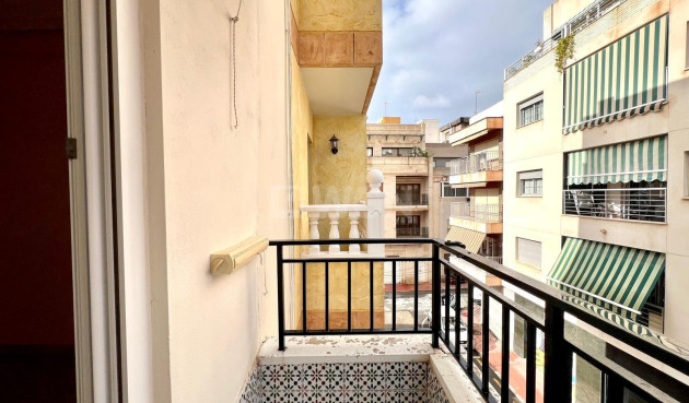 Reventa - Apartamento / piso - Torrevieja - Paseo Maritimo