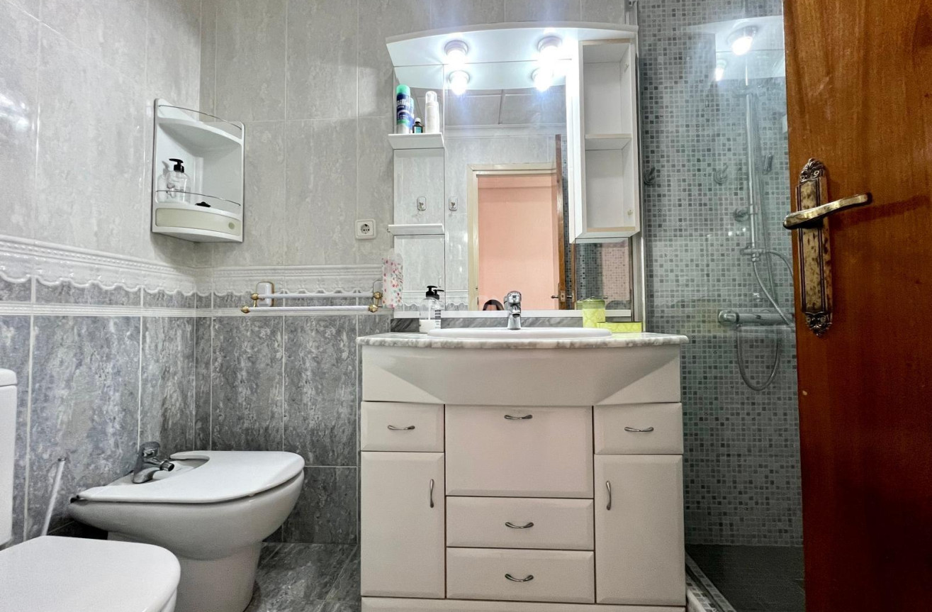 Reventa - Apartamento / piso - Torrevieja - Paseo Maritimo