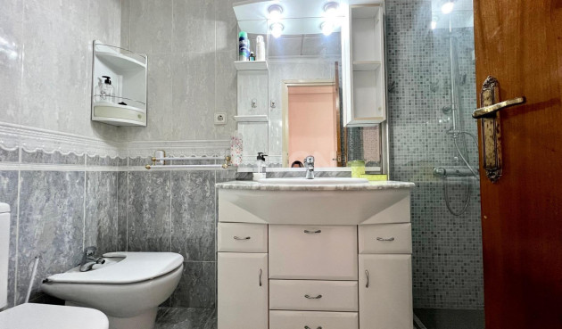 Reventa - Apartamento / piso - Torrevieja - Paseo Maritimo