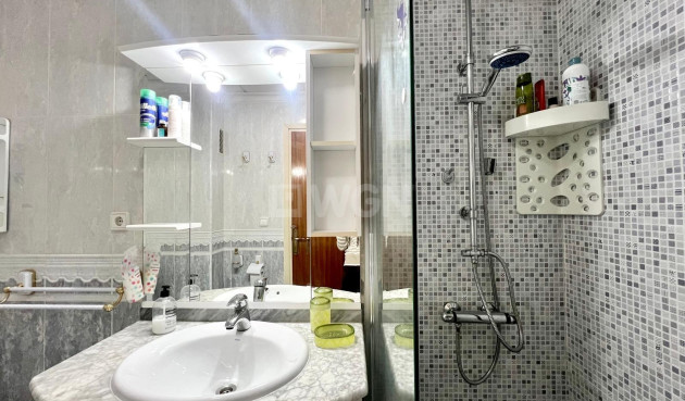 Reventa - Apartamento / piso - Torrevieja - Paseo Maritimo