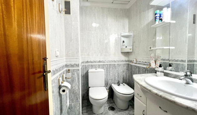 Reventa - Apartamento / piso - Torrevieja - Paseo Maritimo