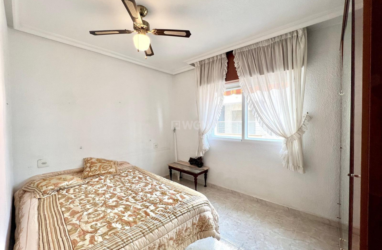 Reventa - Apartamento / piso - Torrevieja - Paseo Maritimo