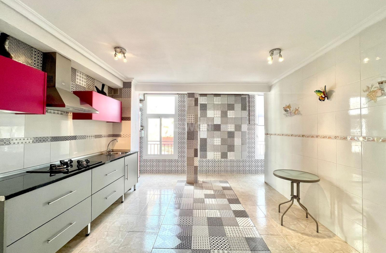 Reventa - Apartamento / piso - Torrevieja - Paseo Maritimo