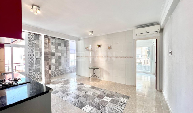 Reventa - Apartamento / piso - Torrevieja - Paseo Maritimo