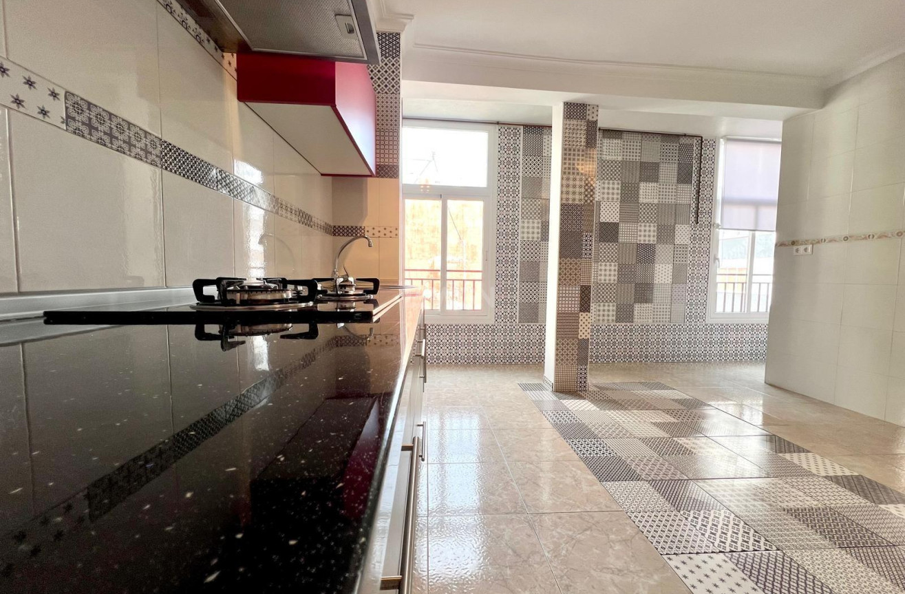 Reventa - Apartamento / piso - Torrevieja - Paseo Maritimo