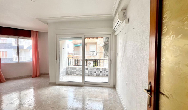 Reventa - Apartamento / piso - Torrevieja - Paseo Maritimo