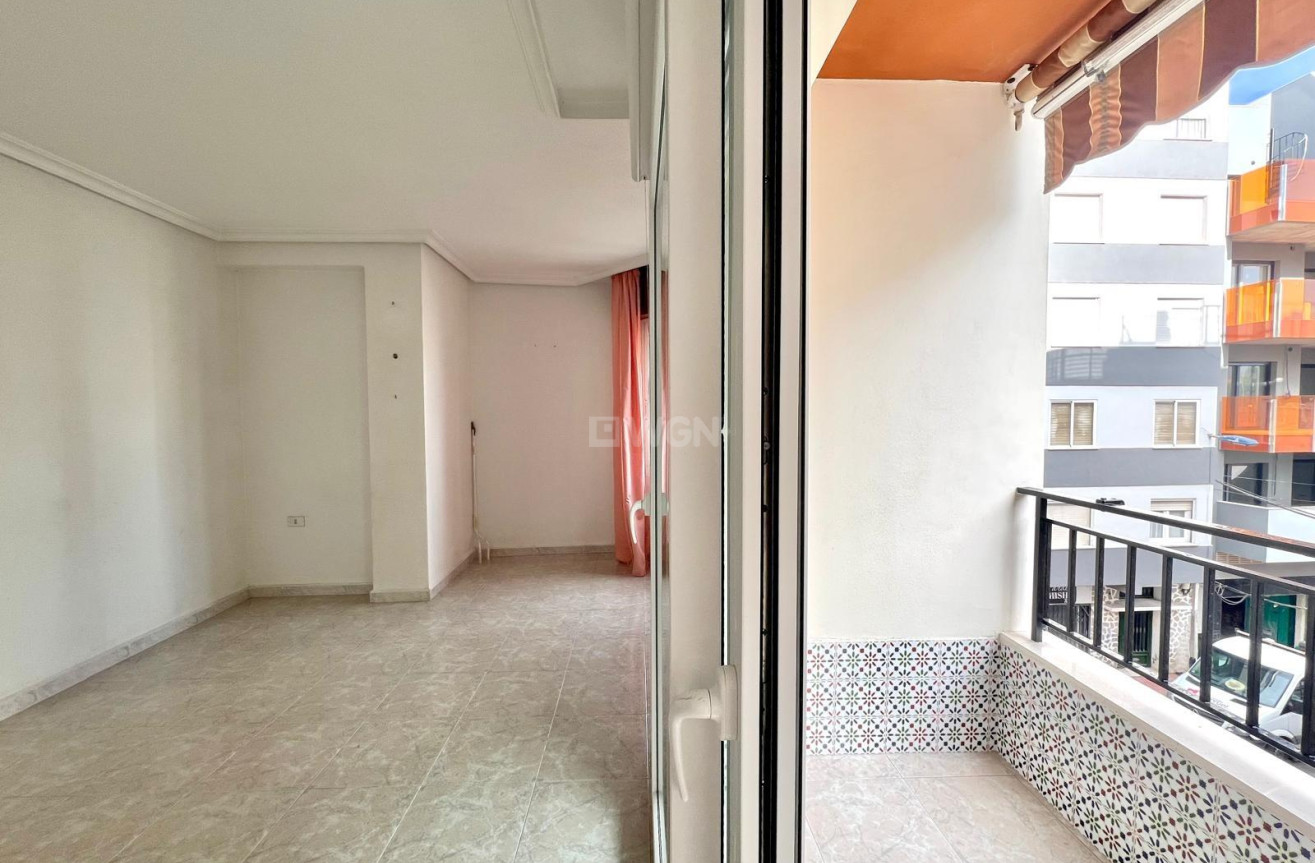 Reventa - Apartamento / piso - Torrevieja - Paseo Maritimo