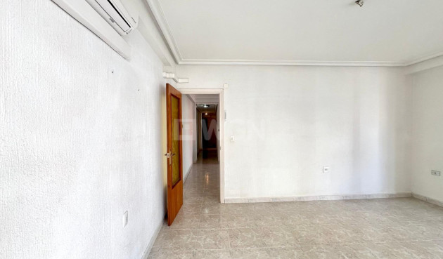 Reventa - Apartamento / piso - Torrevieja - Paseo Maritimo