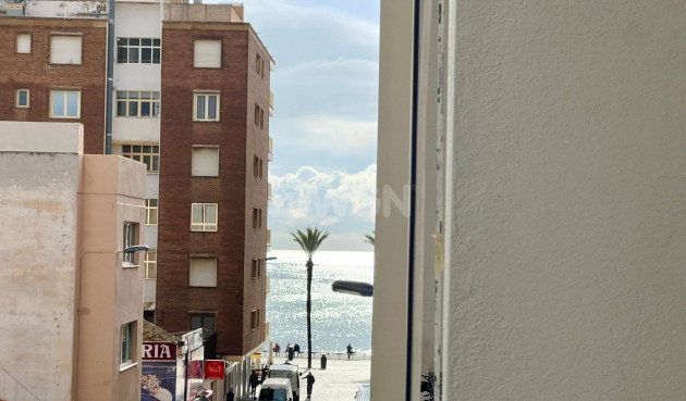 Reventa - Apartamento / piso - Torrevieja - Paseo Maritimo