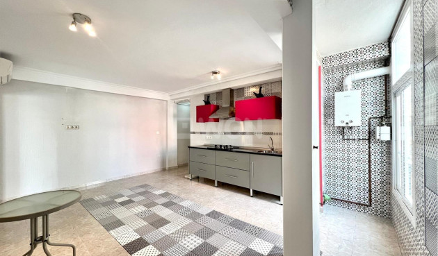 Reventa - Apartamento / piso - Torrevieja - Paseo Maritimo