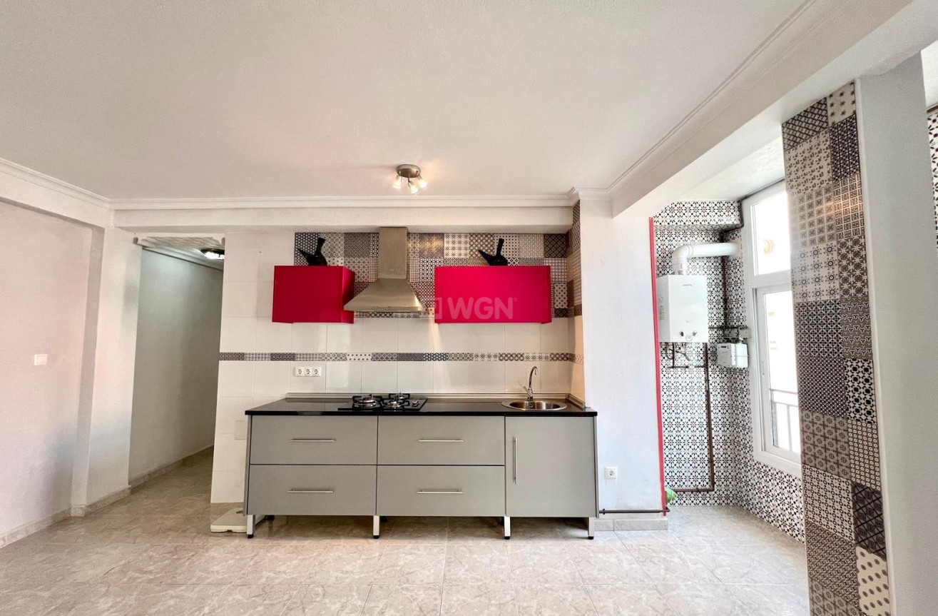 Reventa - Apartamento / piso - Torrevieja - Paseo Maritimo