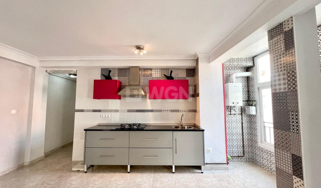 Reventa - Apartamento / piso - Torrevieja - Paseo Maritimo