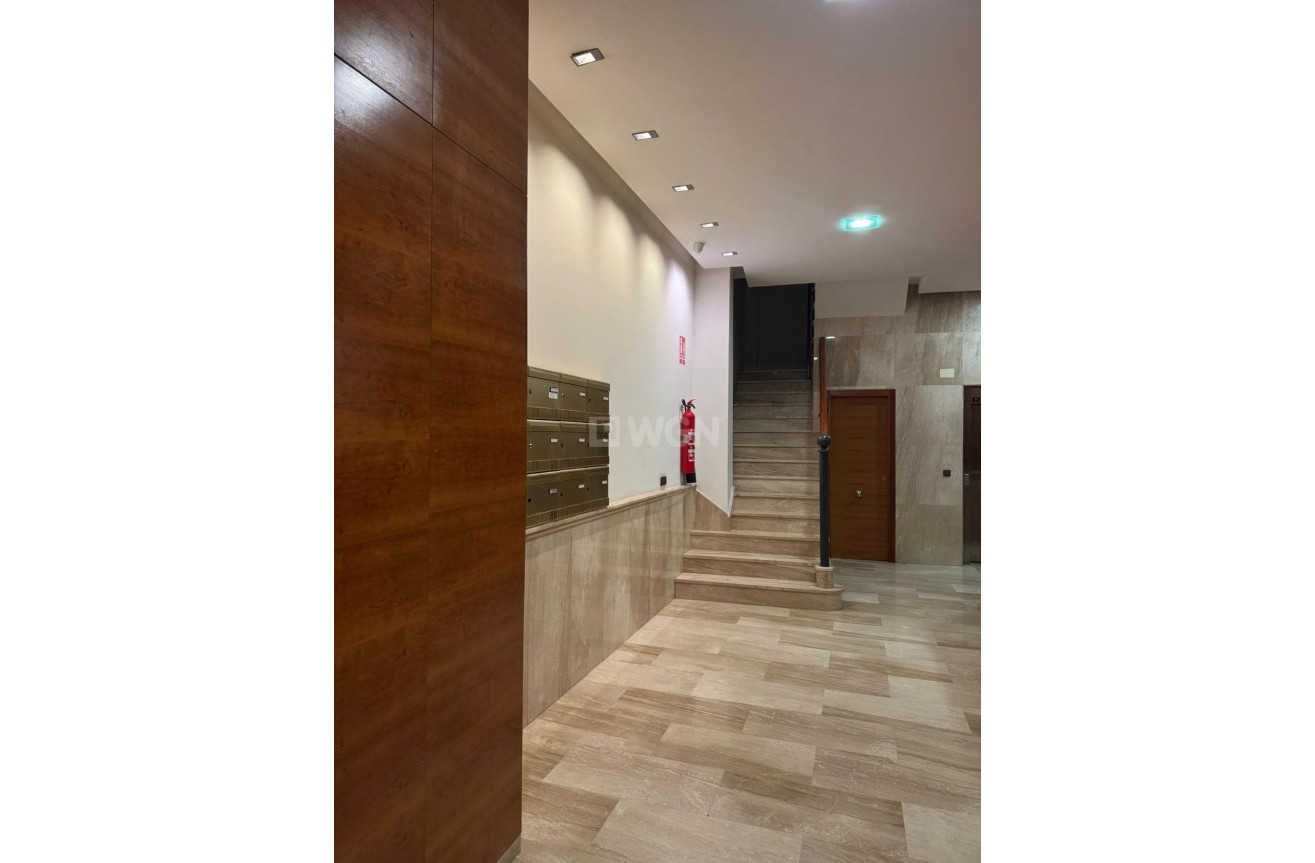 Reventa - Apartamento / piso - Orihuela - Orihuela Ciudad