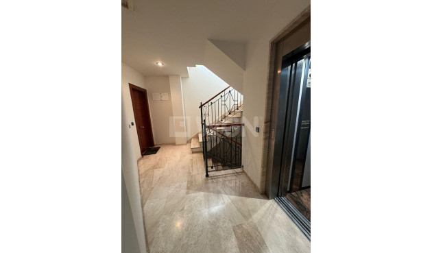 Reventa - Apartamento / piso - Orihuela - Orihuela Ciudad