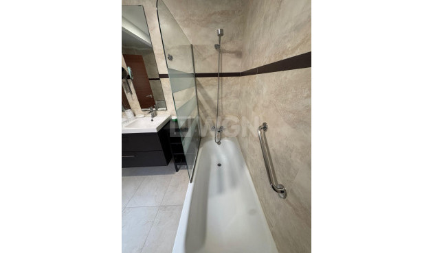 Reventa - Apartamento / piso - Orihuela - Orihuela Ciudad