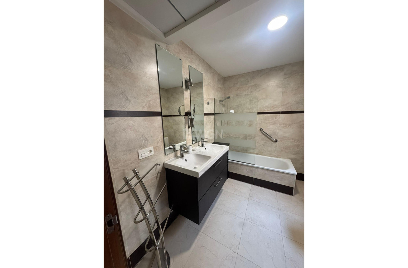 Reventa - Apartamento / piso - Orihuela - Orihuela Ciudad