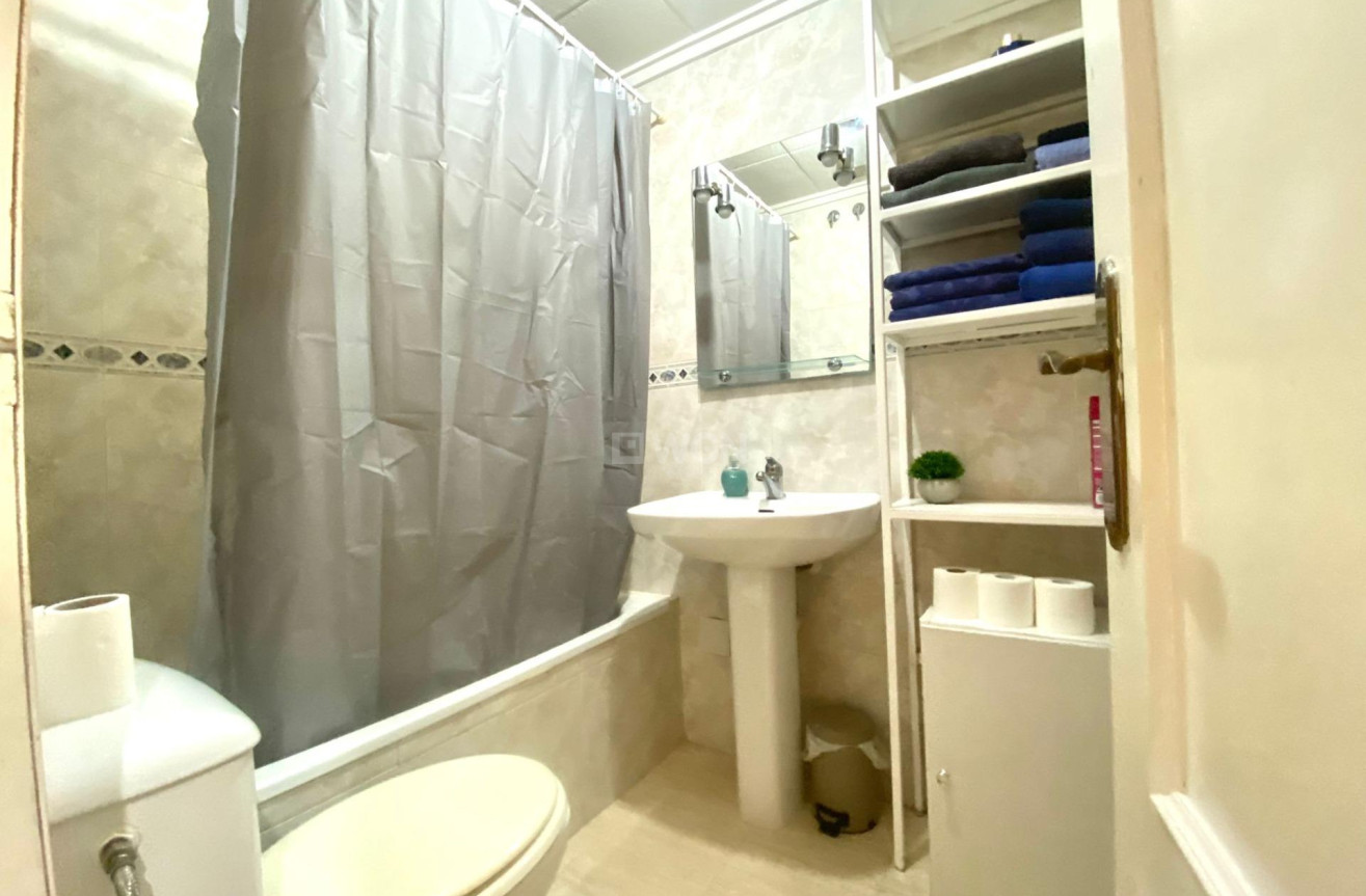 Reventa - Apartamento / piso - Torrevieja - Estacion De Autobuses