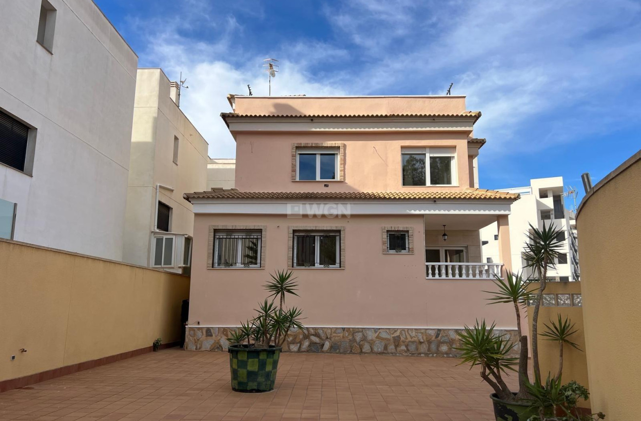 Resale - Villa - Orihuela Costa - Villamartín-las Filipinas