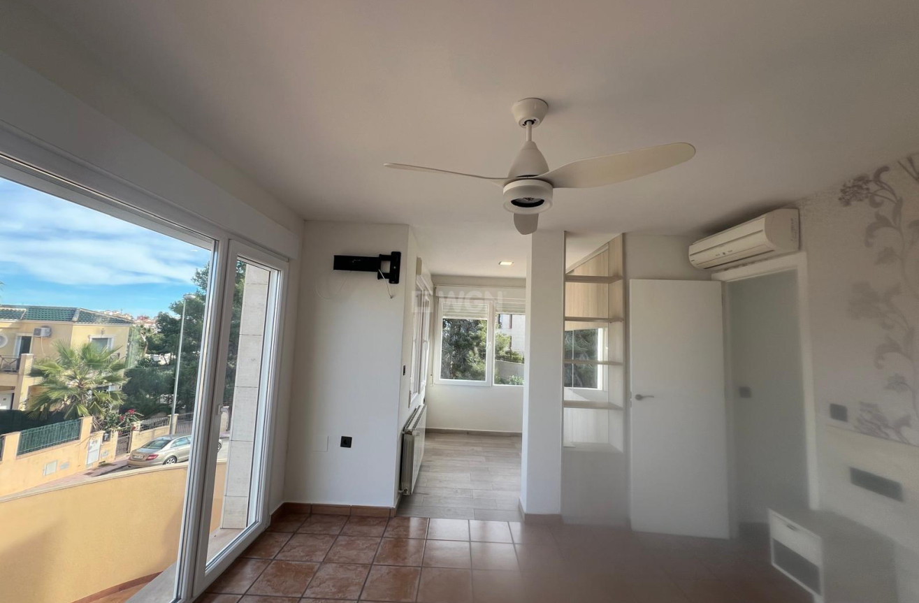 Resale - Villa - Orihuela Costa - Villamartín-las Filipinas