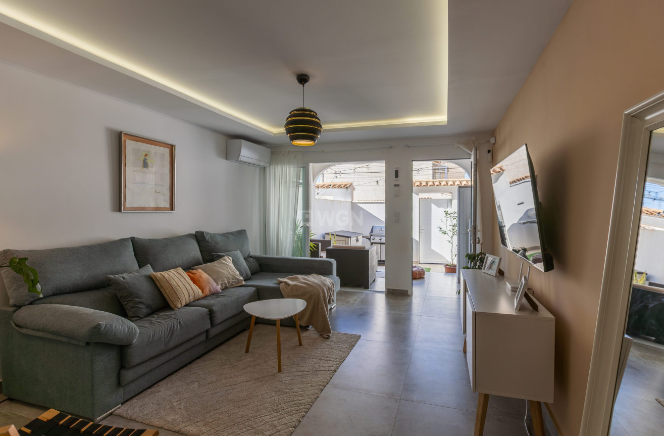 Odsprzedaż - Kamienica - Torrevieja - Costa Blanca