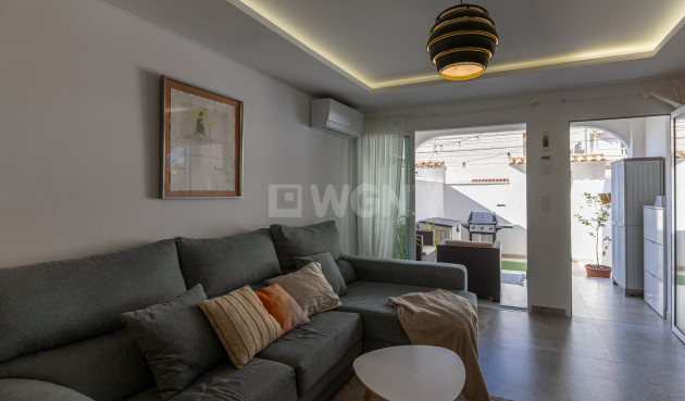 Odsprzedaż - Kamienica - Torrevieja - Costa Blanca