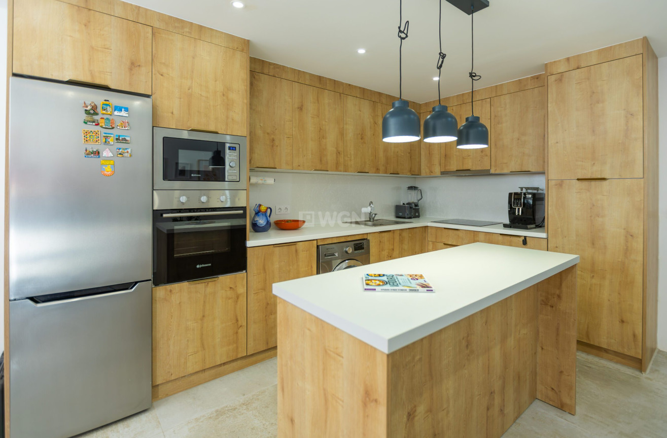 Odsprzedaż - Kamienica - Torrevieja - Costa Blanca