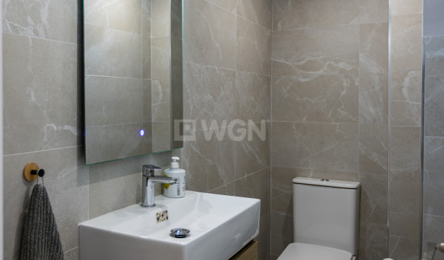 Odsprzedaż - Kamienica - Torrevieja - Costa Blanca