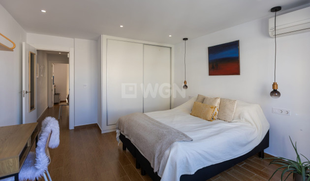 Odsprzedaż - Kamienica - Torrevieja - Costa Blanca