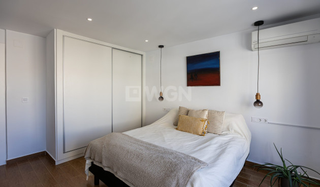 Odsprzedaż - Kamienica - Torrevieja - Costa Blanca