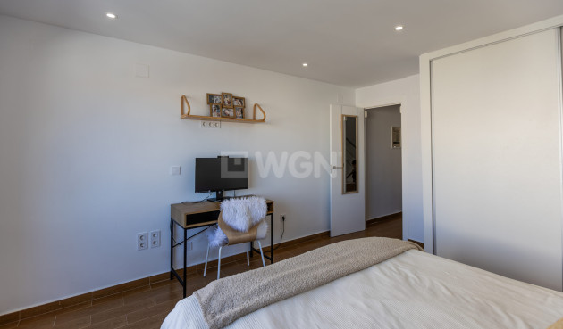 Odsprzedaż - Kamienica - Torrevieja - Costa Blanca