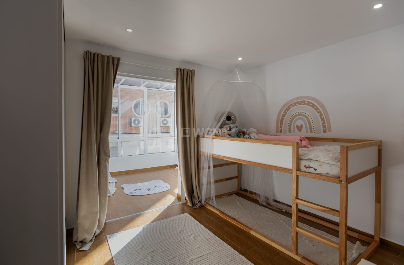 Odsprzedaż - Kamienica - Torrevieja - Costa Blanca