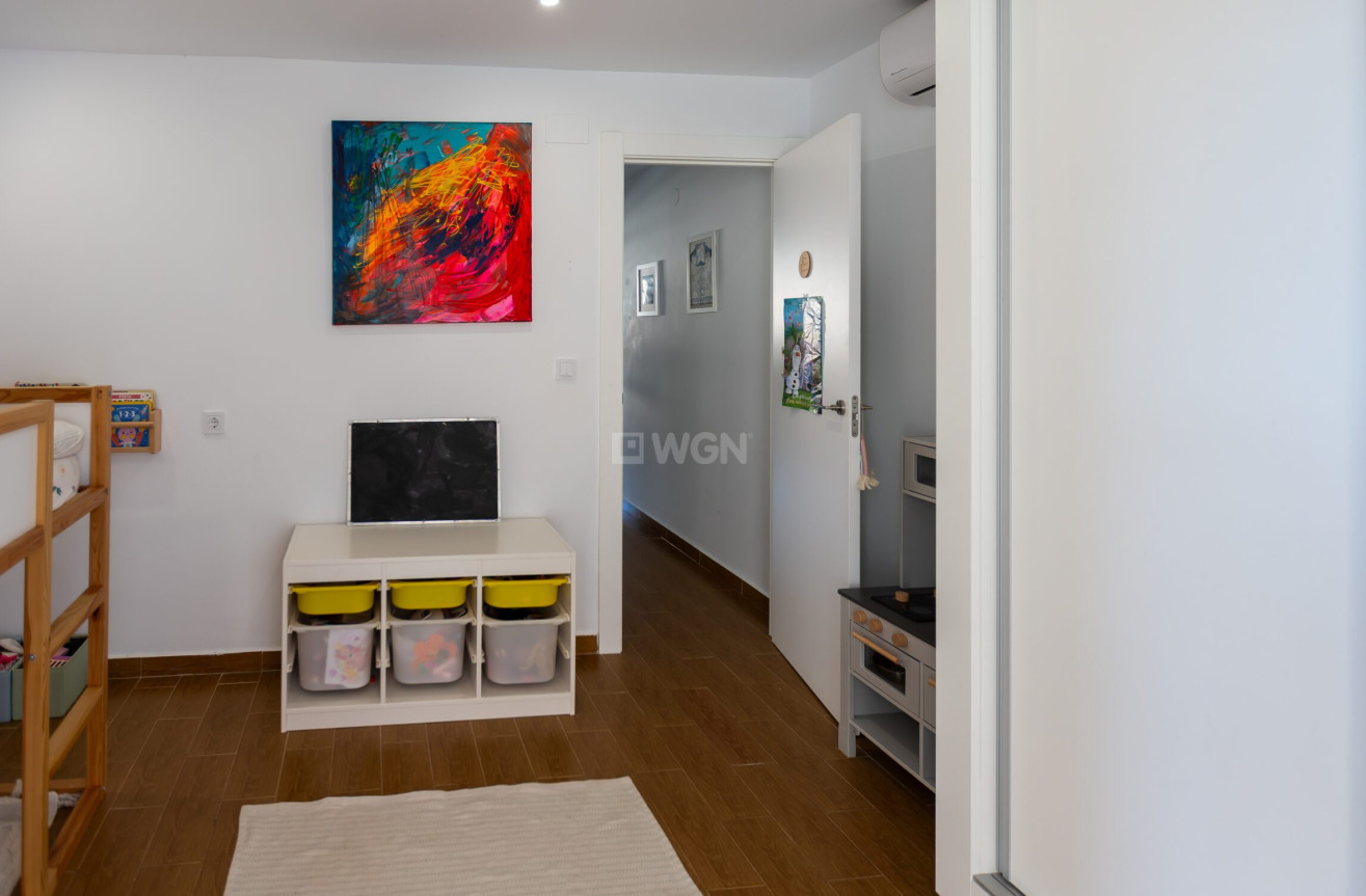 Odsprzedaż - Kamienica - Torrevieja - Costa Blanca