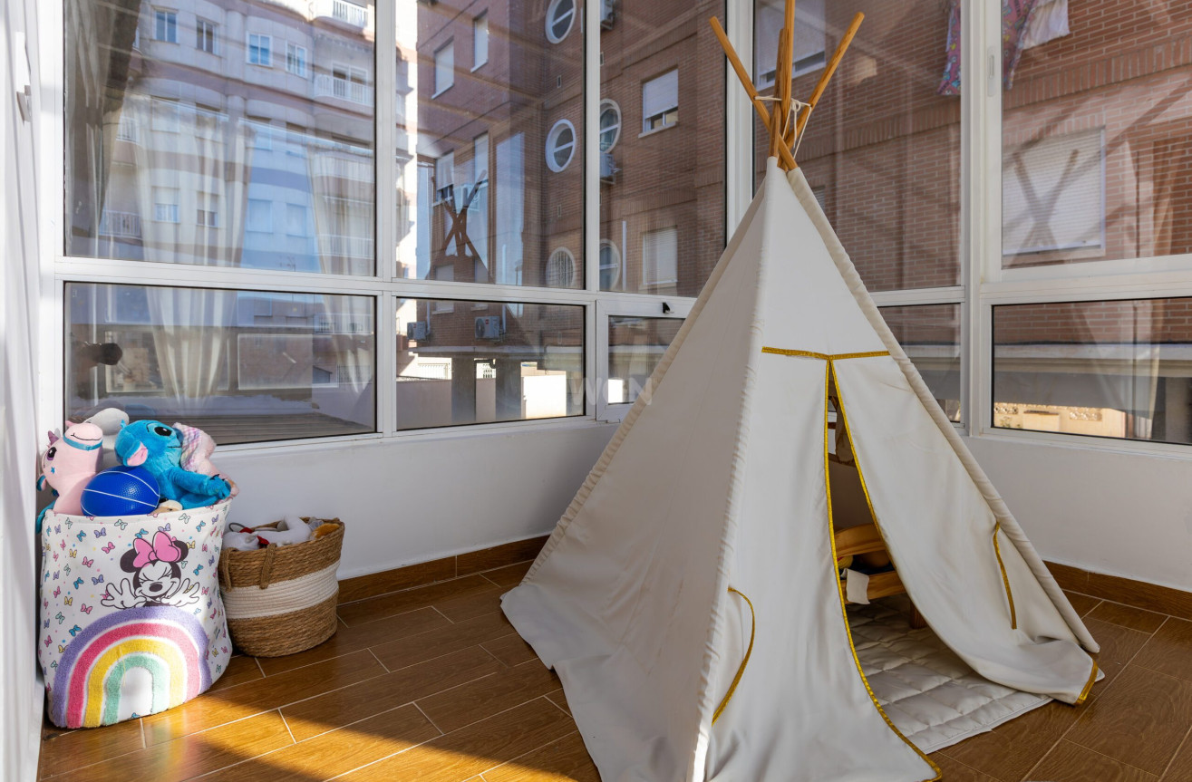 Odsprzedaż - Kamienica - Torrevieja - Costa Blanca