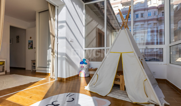 Odsprzedaż - Kamienica - Torrevieja - Costa Blanca